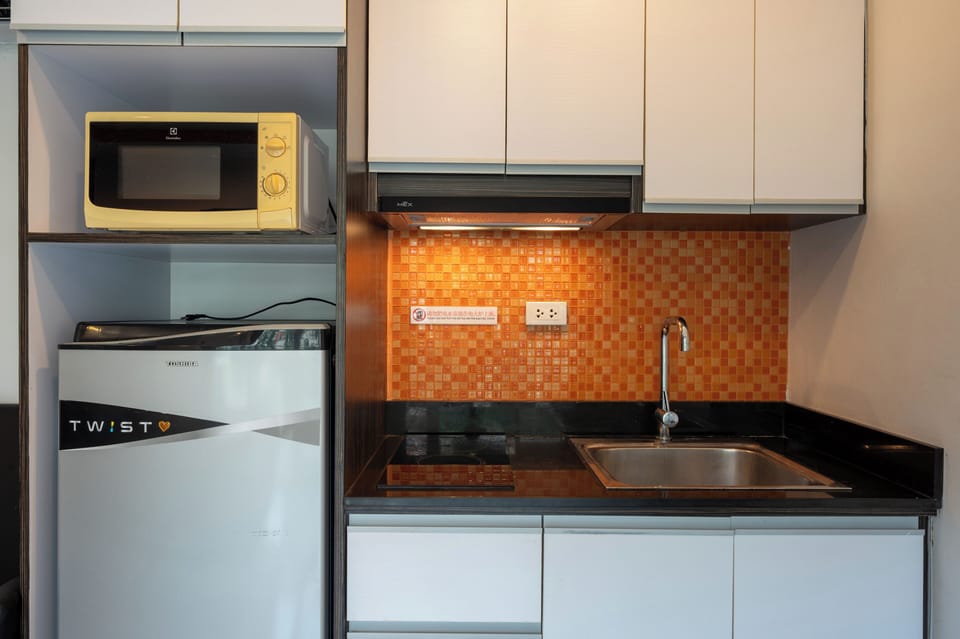 Basic Studio, Balcony, City View | In-room safe, laptop workspace, free WiFi