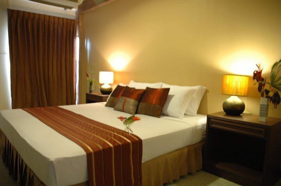 Deluxe Room, 1 Large (Double) Bed | WiFi (free)
