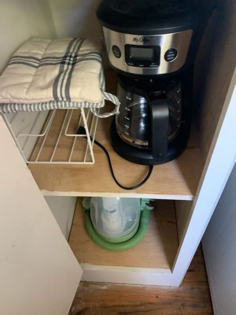 House | 1 bedroom, desk