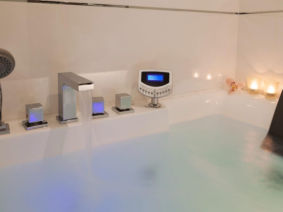 House | Bathroom