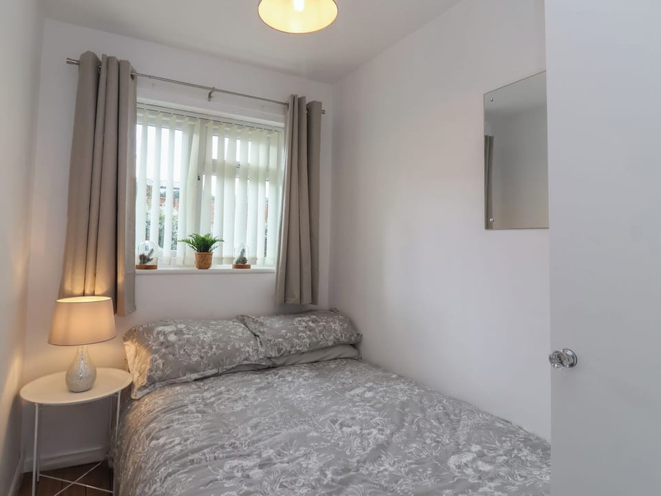 2 bedrooms, individually decorated, individually furnished, free WiFi