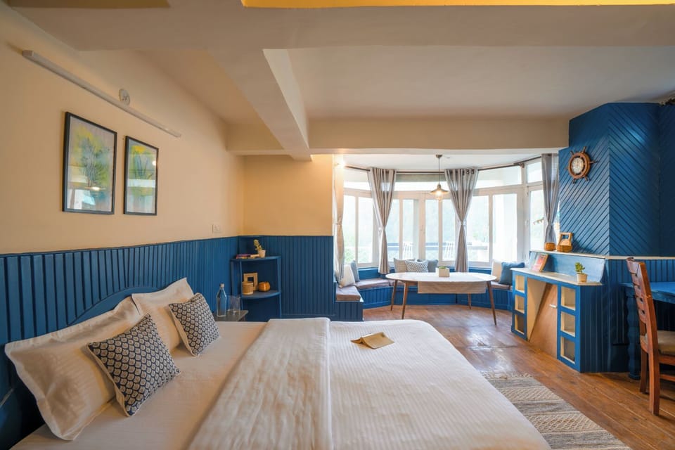 Deluxe Studio, Balcony, Mountain View | Room amenity