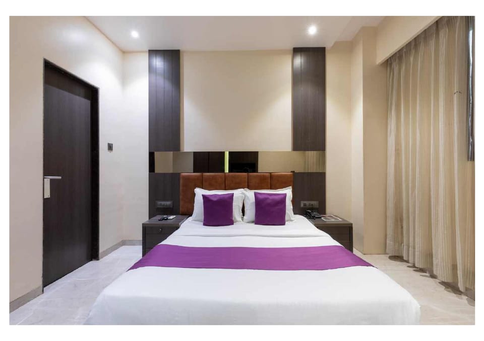 Deluxe Double Room, City View | WiFi (free)