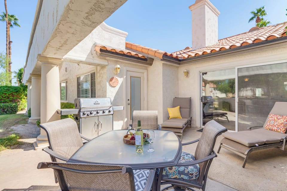 Villa (2 Bedrooms) | Front of property