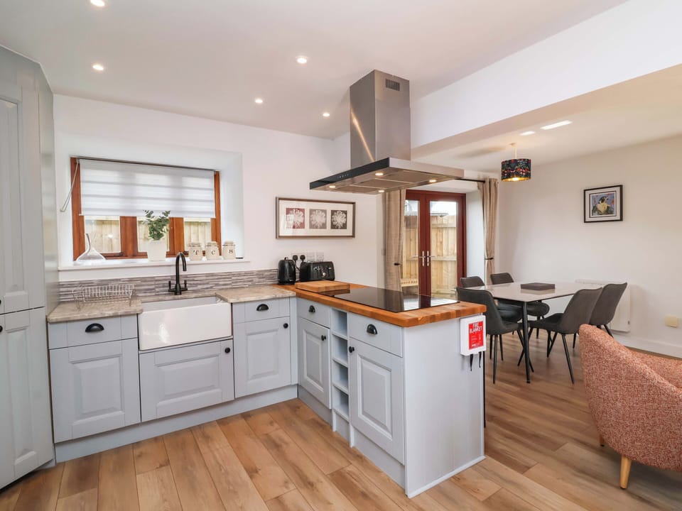 Fridge, microwave, dishwasher, toaster