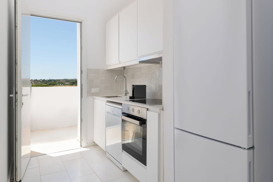 Premier Villa, Balcony, Sea View | Private kitchen | Electric kettle, toaster