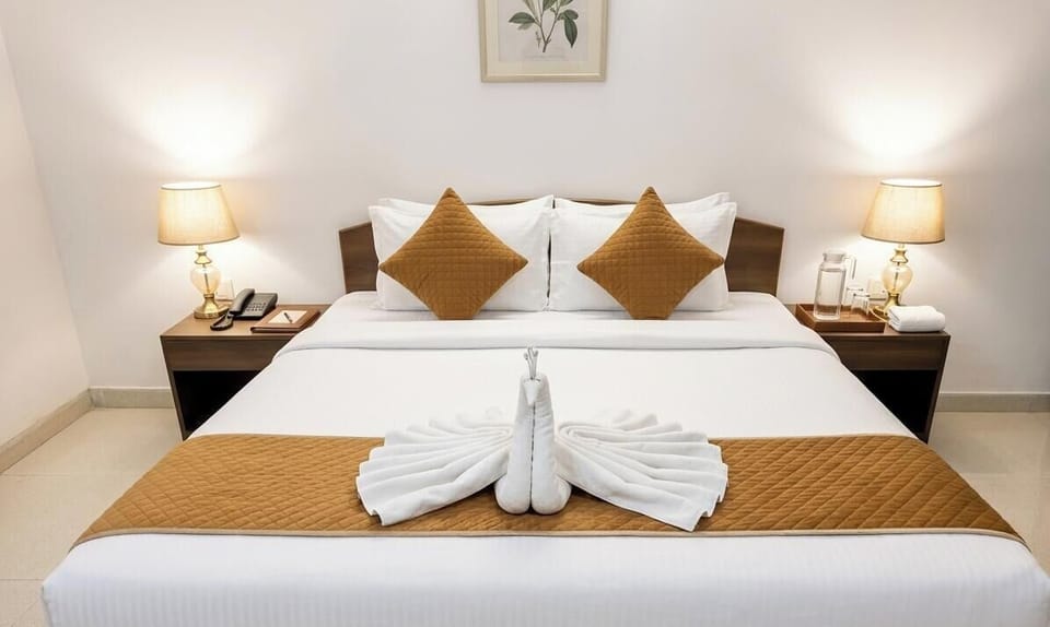Deluxe Double Room, City View | Laptop workspace, free WiFi