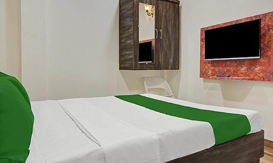 Egyptian cotton sheets, premium bedding, in-room safe, free WiFi
