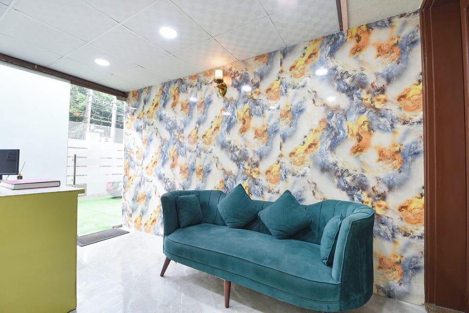 Fabhotel Jn Residency Hotel in Gurugram