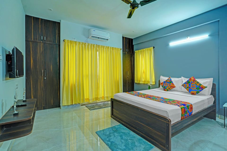 Egyptian cotton sheets, premium bedding, in-room safe, free WiFi