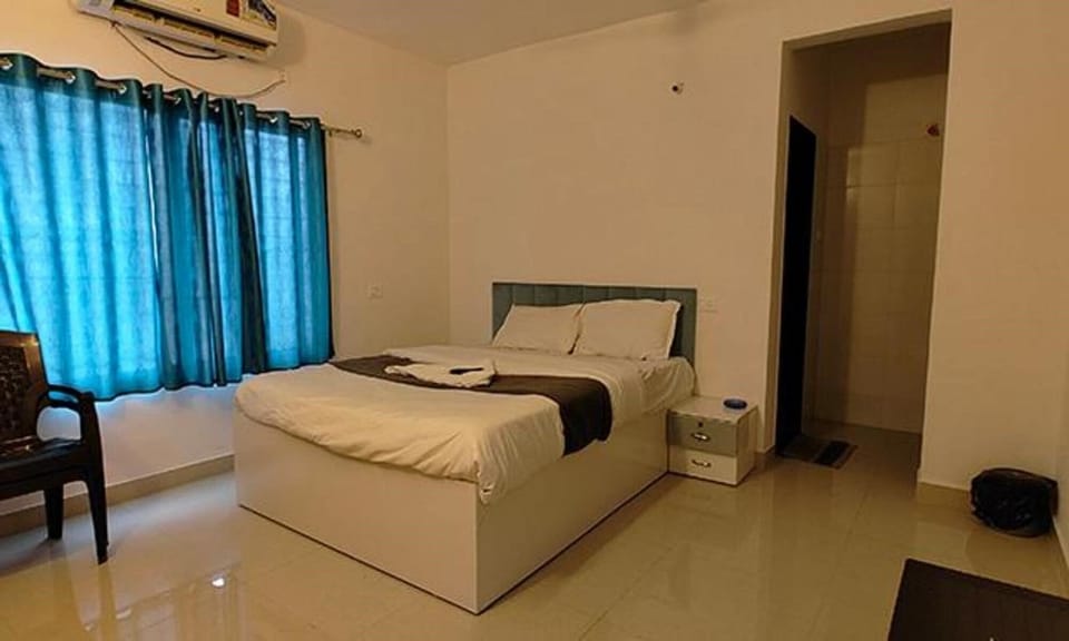 Deluxe Room | Egyptian cotton sheets, premium bedding, in-room safe, free WiFi