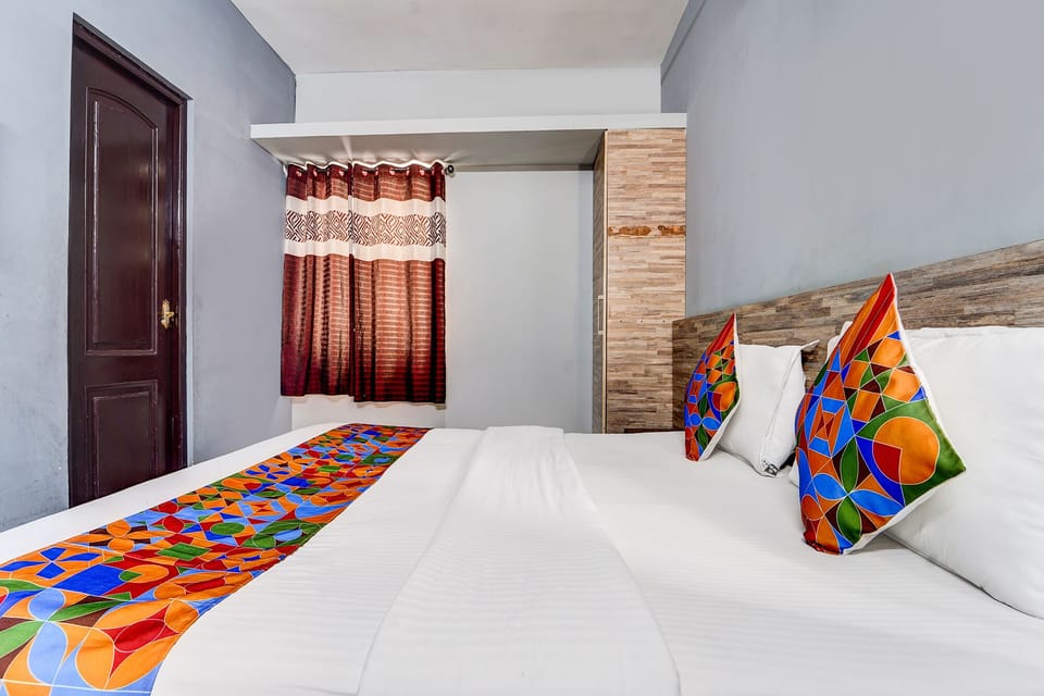 Egyptian cotton sheets, premium bedding, in-room safe, free WiFi