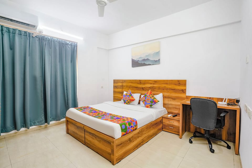 Egyptian cotton sheets, premium bedding, in-room safe, free WiFi