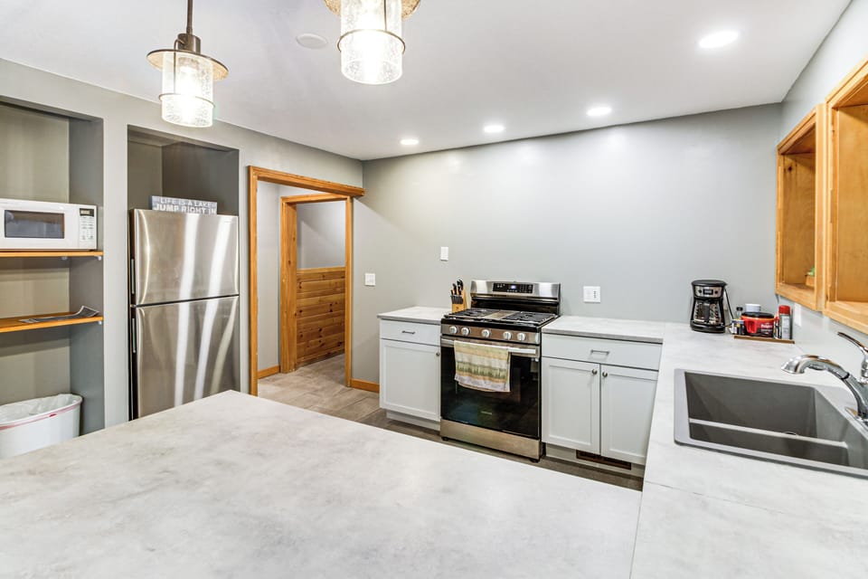 House (2 Bedrooms) | Interior
