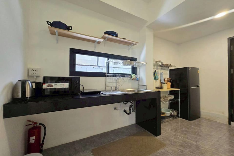 House, 3 Bedrooms | Private kitchen | Fridge, electric kettle