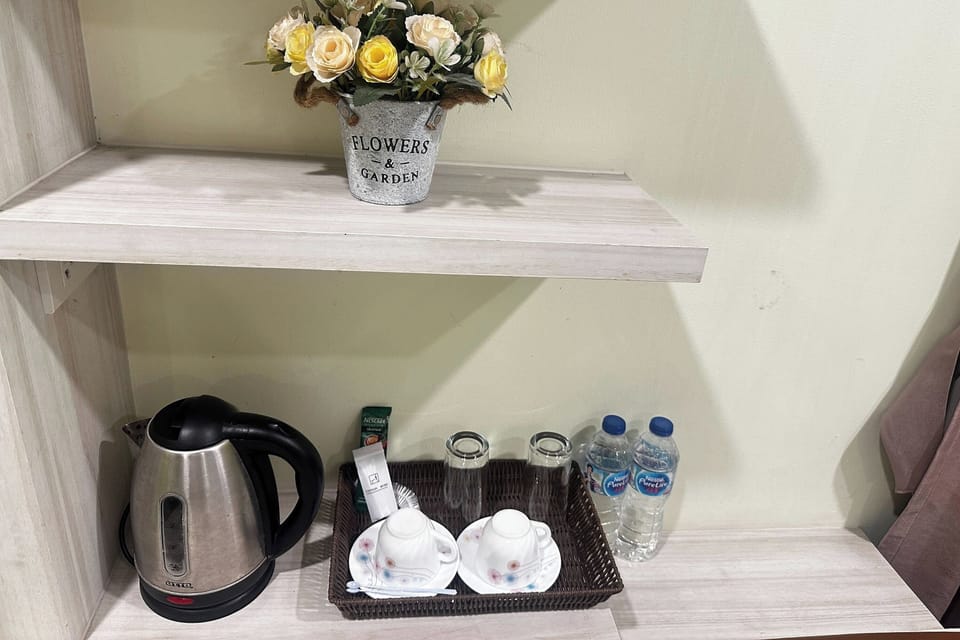 Deluxe Double Room | Desk, free WiFi, bed sheets