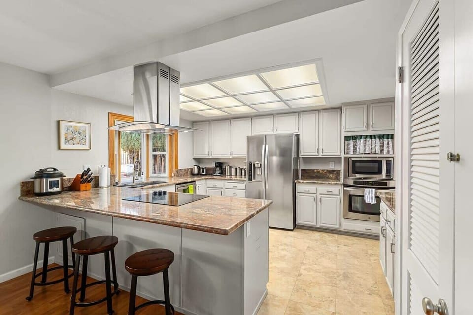 House, Private Pool (4 Bedrooms) | Private kitchen | Espresso maker, coffee/tea maker, microwave, oven