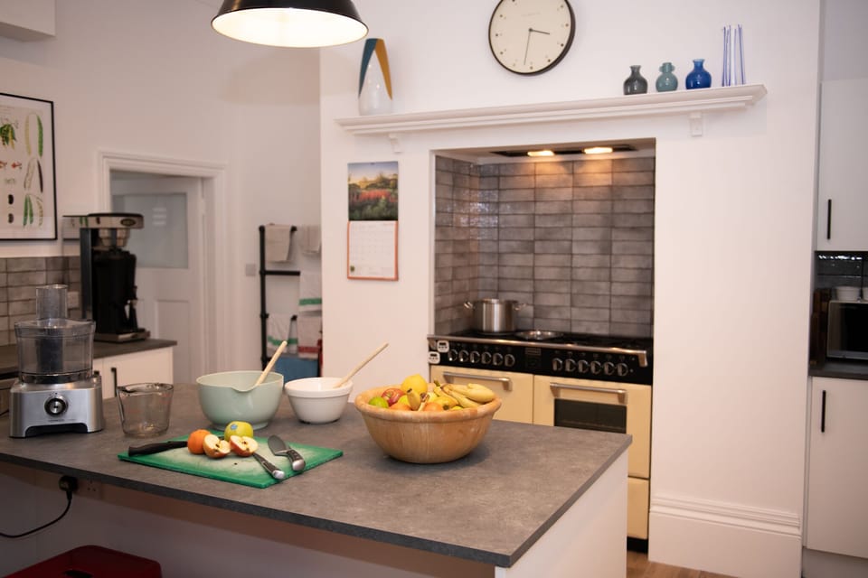 Exclusive House, Ensuite (8 Bedroom) | Private kitchen | Coffee/tea maker, electric kettle