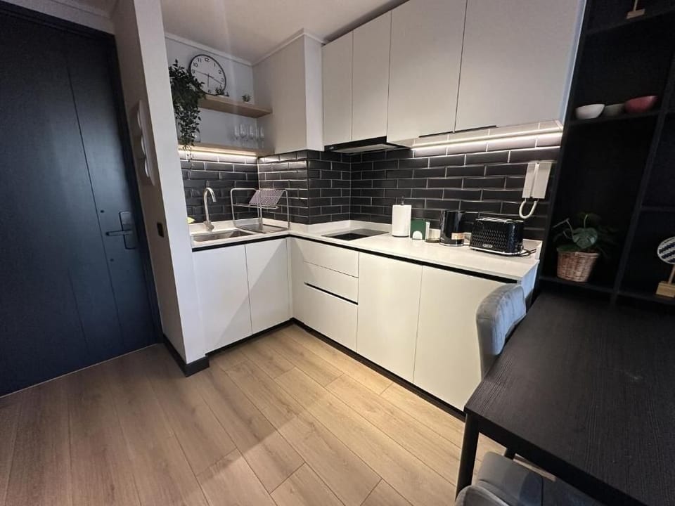 Apartment | Private kitchen | Microwave