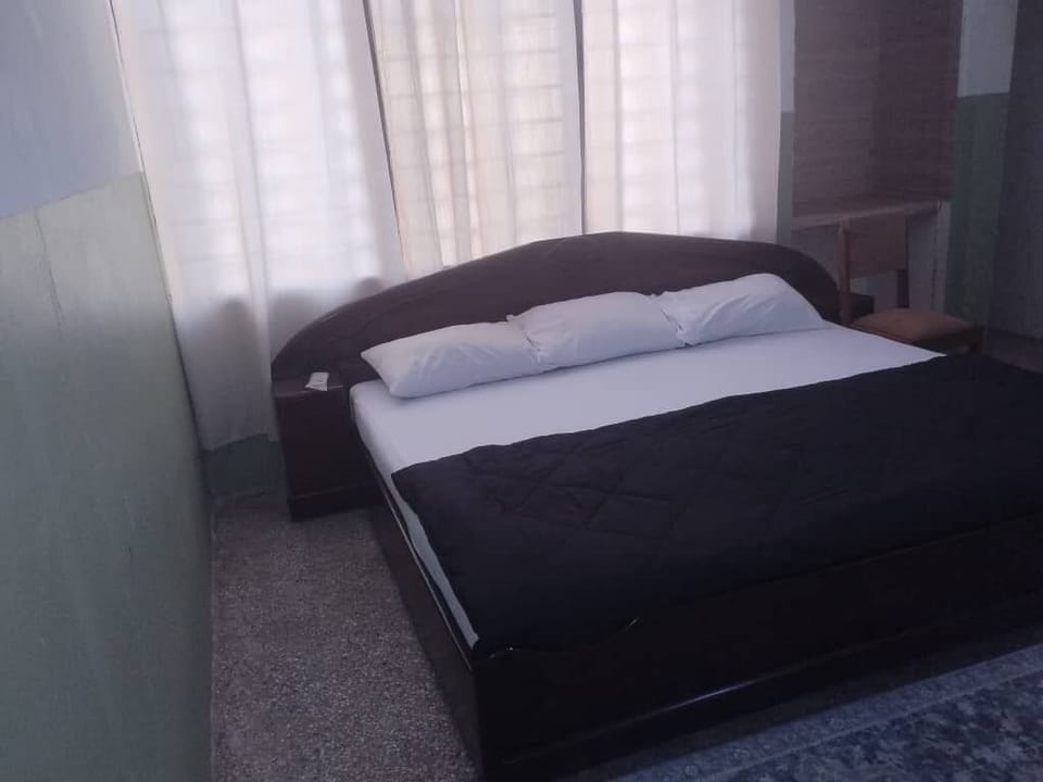 Double Room, 1 King Bed | Down comforters, WiFi (free), bed sheets