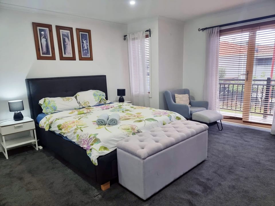 House | 4 bedrooms, high-speed internet