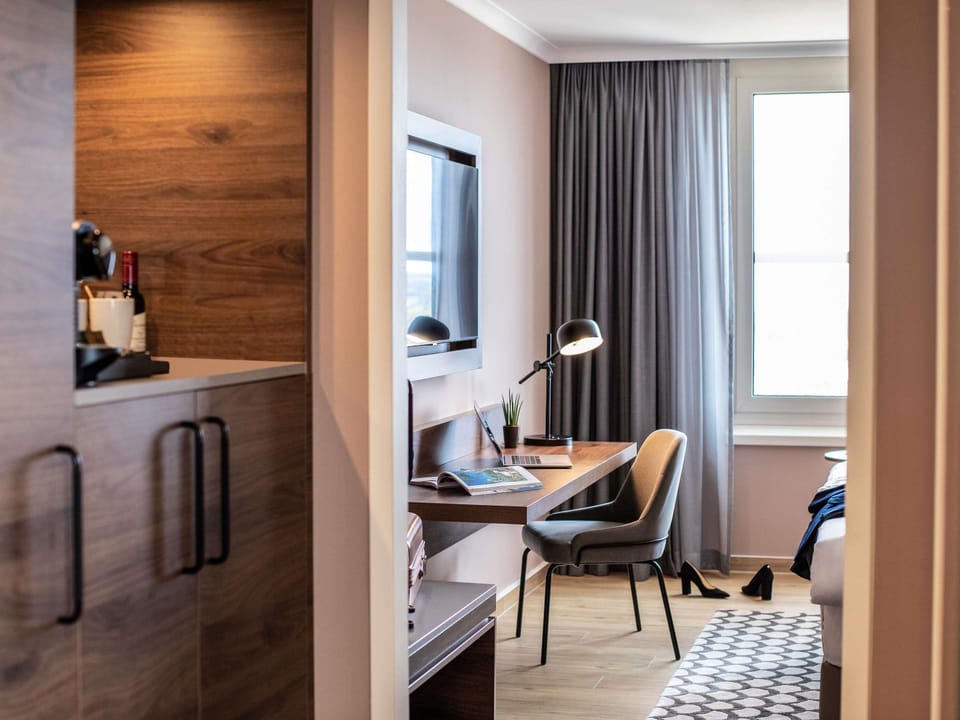 Deluxe Room, 1 Double Bed (Deluxe) | Premium bedding, in-room safe, desk, blackout drapes