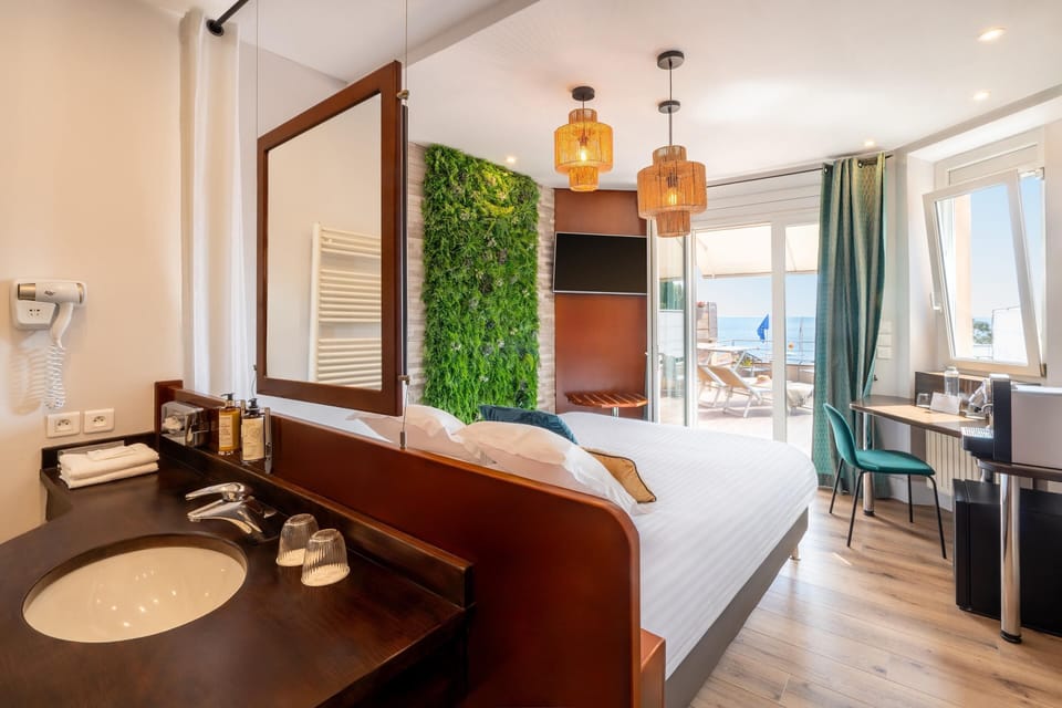 Junior Suite, 1 Queen Bed, Terrace, Sea View | Premium bedding, Select Comfort beds, minibar, in-room safe