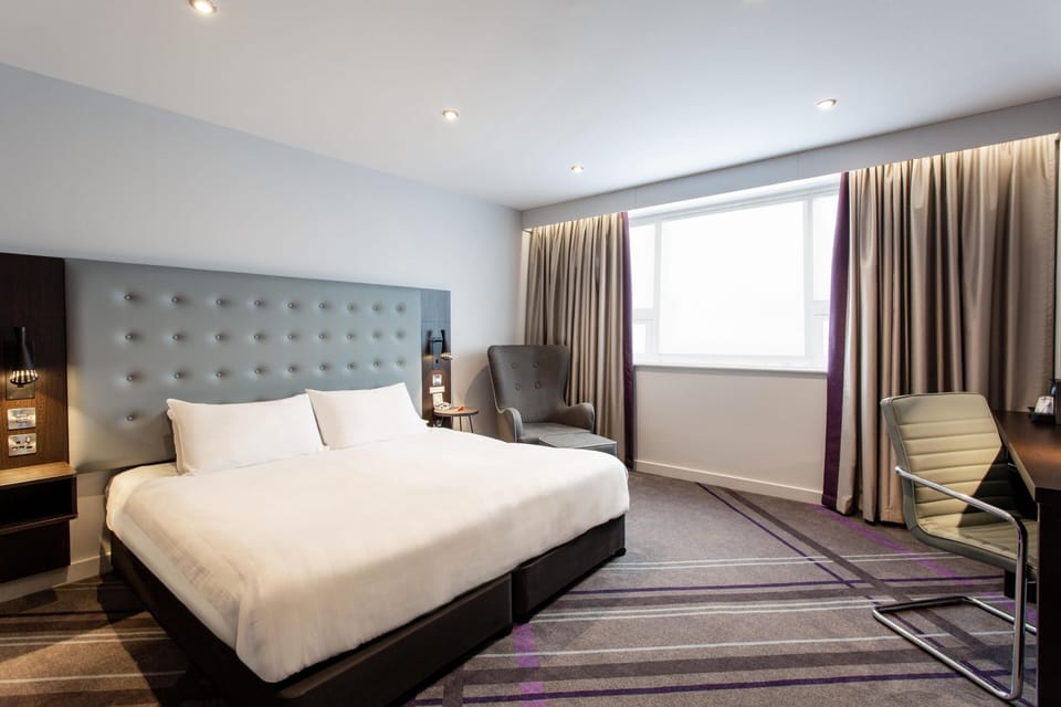 Superior Double Room, Roll-in Shower | In-room safe, soundproofing, iron/ironing board, free WiFi