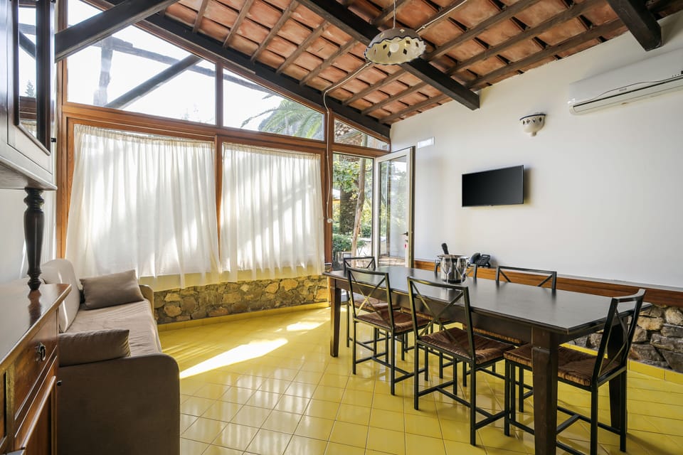 Apartment, 2 Bedrooms, Terrace, Garden Area | In-room safe, desk, WiFi (free), bed sheets