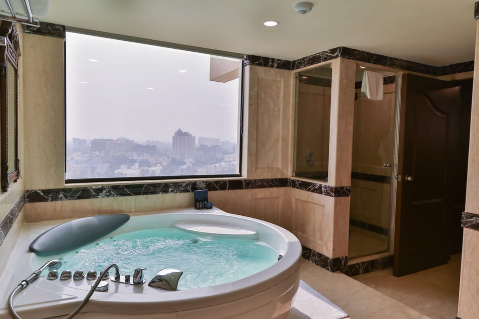 Presidential Suite | Bathroom | Rainfall showerhead, free toiletries, hair dryer, bathrobes