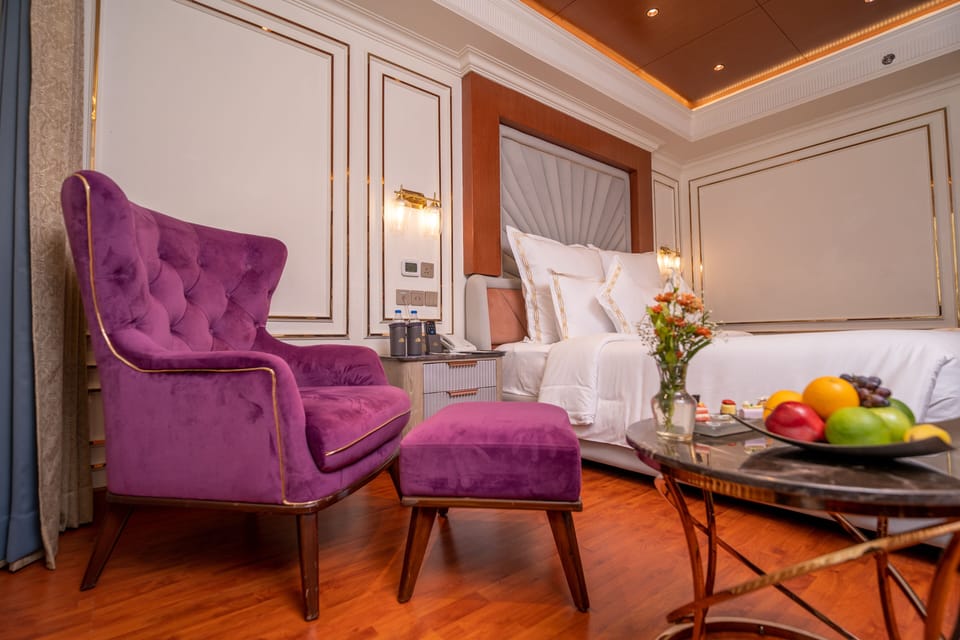 Premium bedding, pillowtop beds, in-room safe, individually decorated