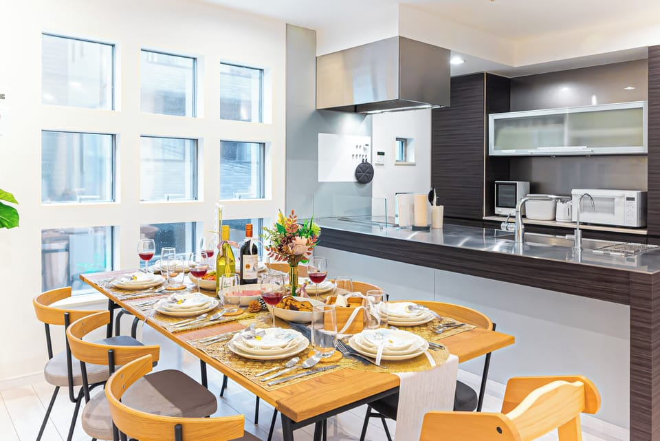 Villa, 4 Bedrooms, Kitchen | In-room dining