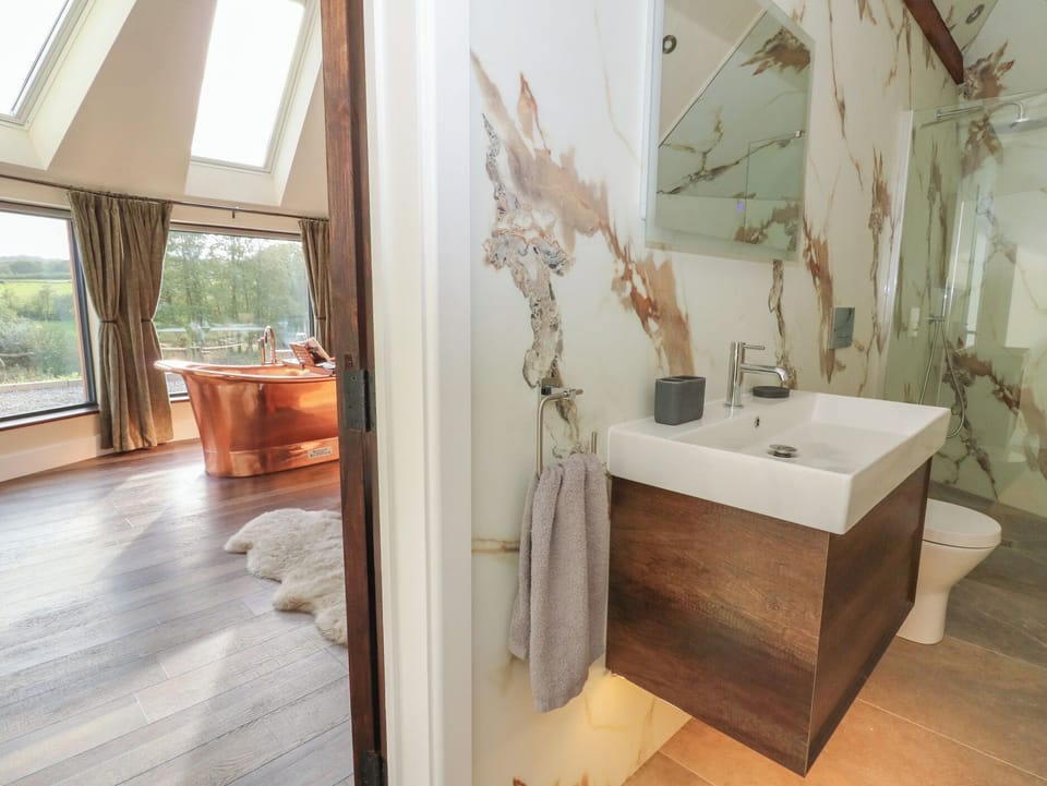 Ty Crwn - The Roundhouse Cottage in Wales