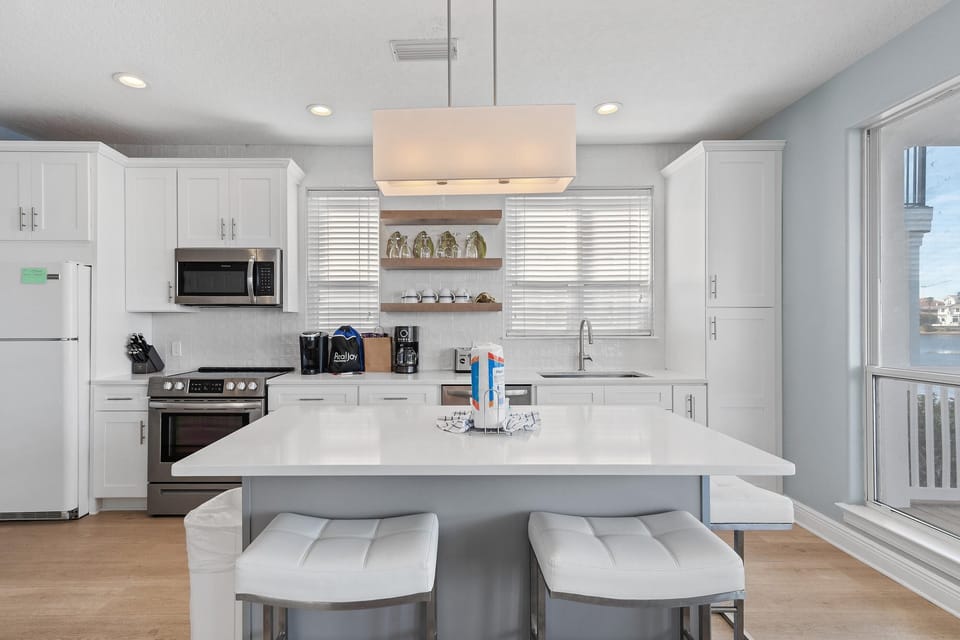 House, Multiple Beds (Destiny Beach Villas #23A&B- Beachy K) | Private kitchen