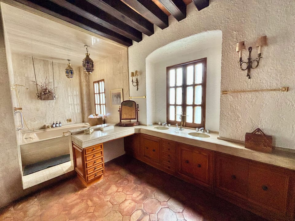 Superior Room | Bathroom | Towels, soap, shampoo, toilet paper