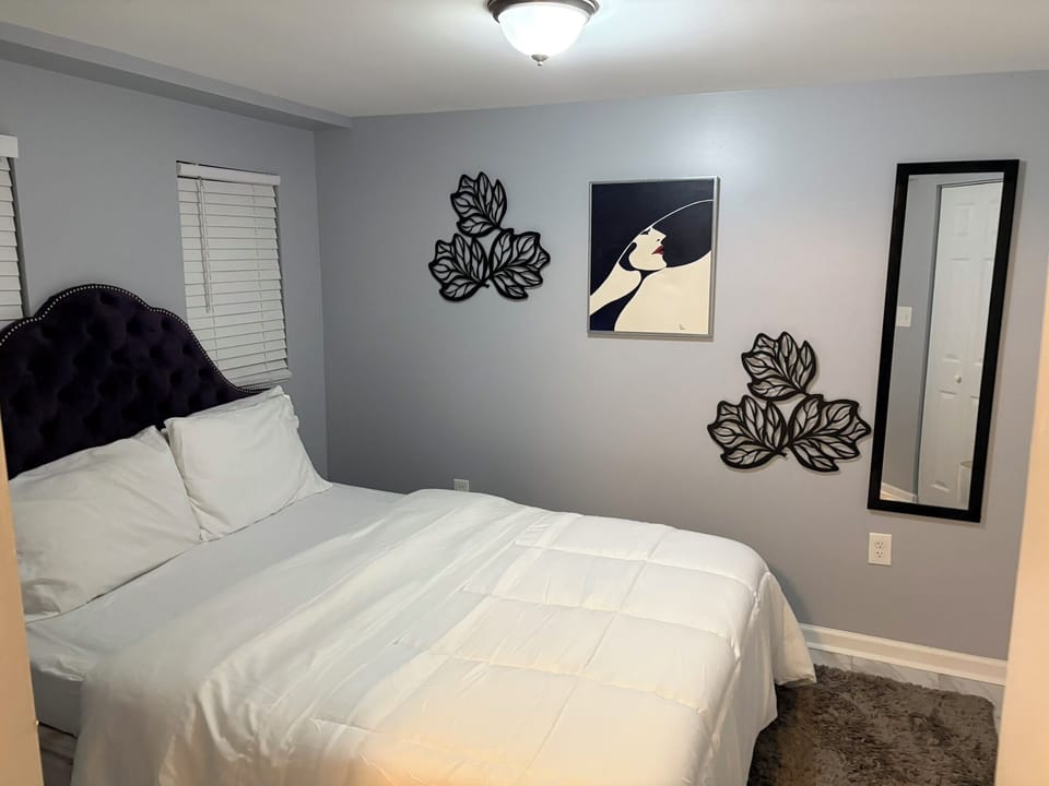 Comfort Suite | Desk, laptop workspace, iron/ironing board, free WiFi