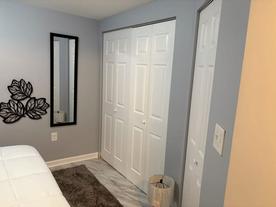Comfort Suite | Desk, laptop workspace, iron/ironing board, free WiFi