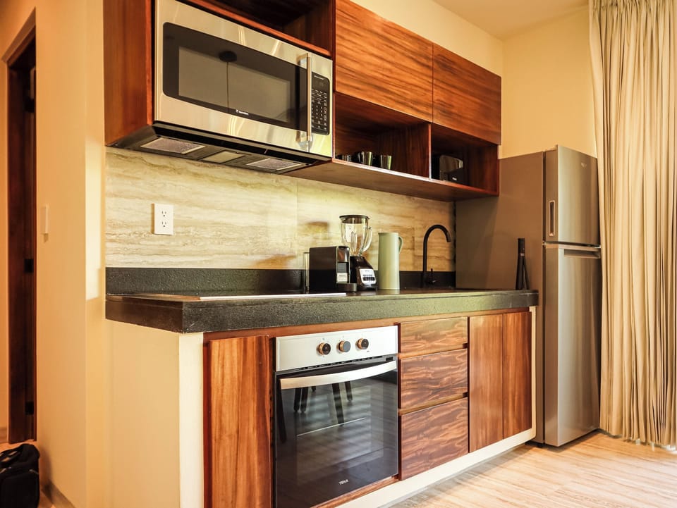 Apartment, 2 Bedrooms, Balcony, Resort View | Private kitchen