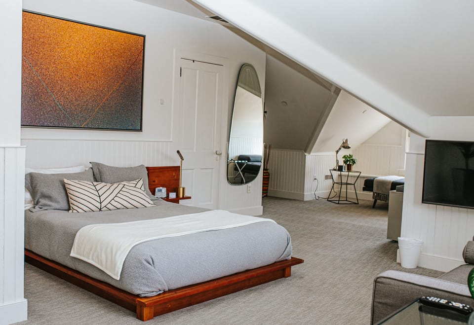 Executive Triple Room, Multiple Beds, Ensuite | Egyptian cotton sheets, premium bedding, down comforters, pillowtop beds