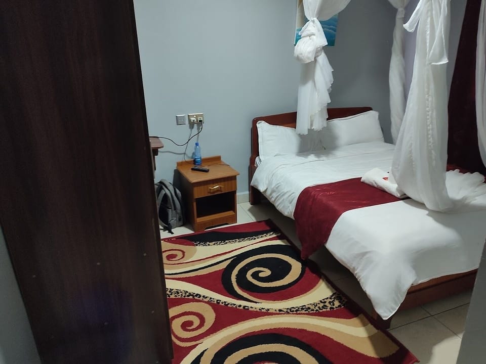 Deluxe Double Room, Garden View | Free WiFi, bed sheets