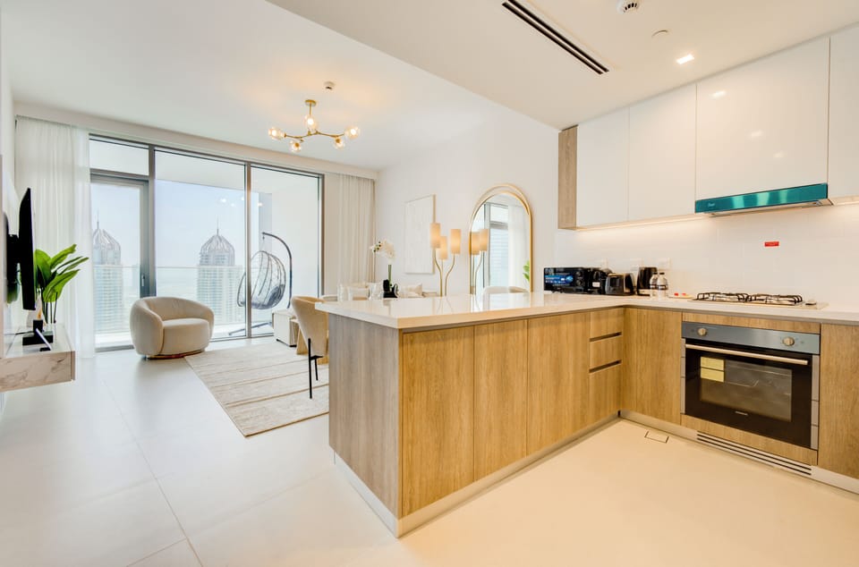 Deluxe Apartment, Balcony, Marina View | Private kitchen | Espresso maker, electric kettle