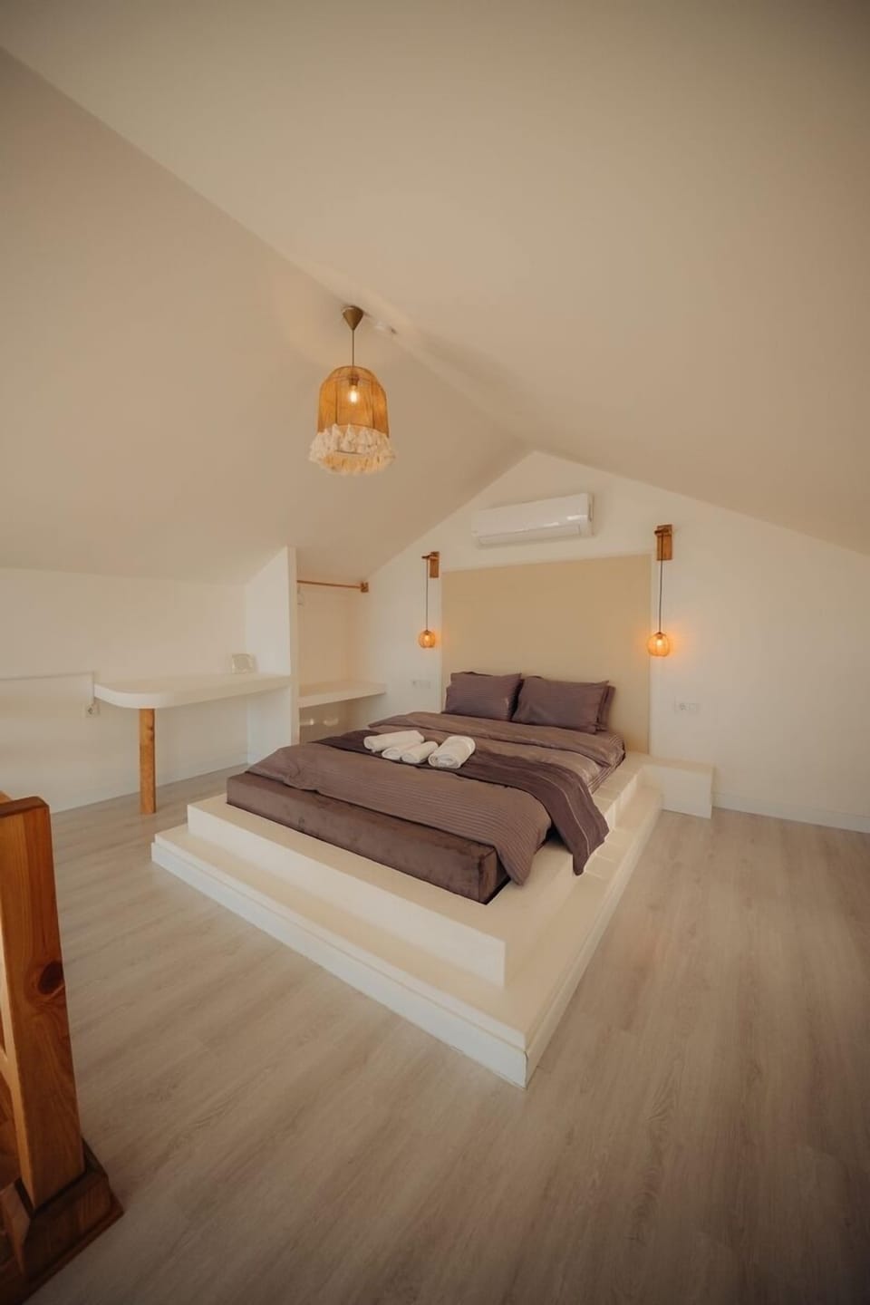 Deluxe Villa, Partial Lake View | Free WiFi