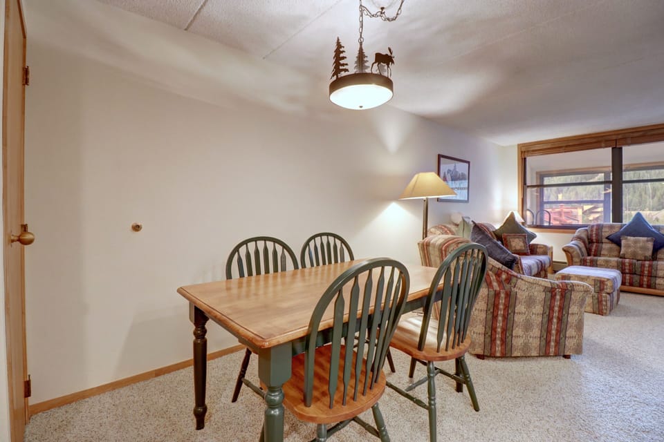 Condo, 1 Bedroom | Dining