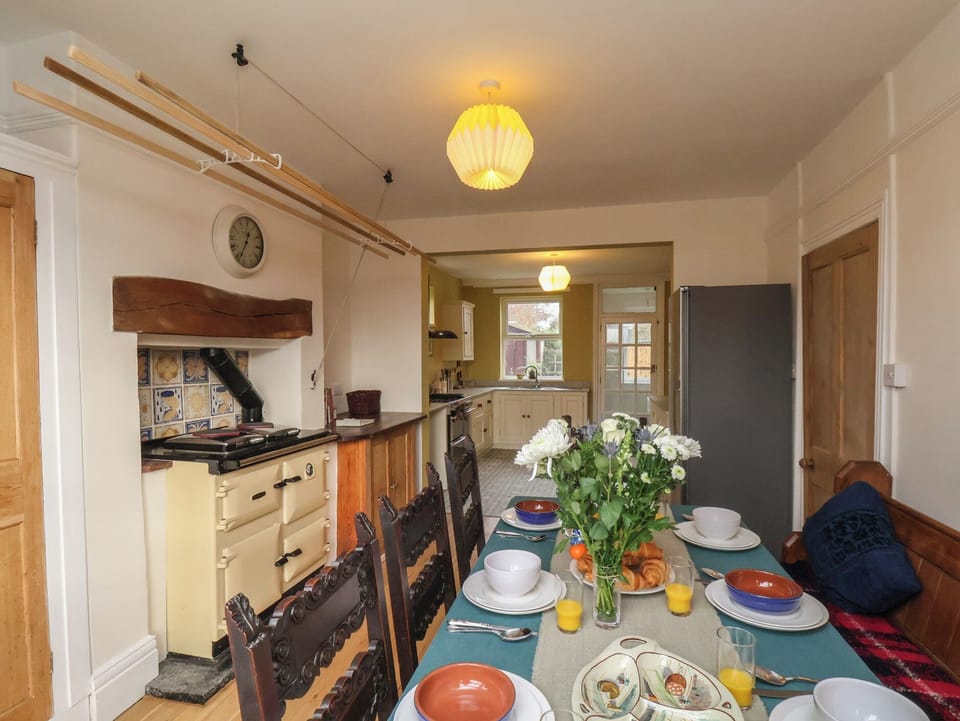 Cottage | Interior