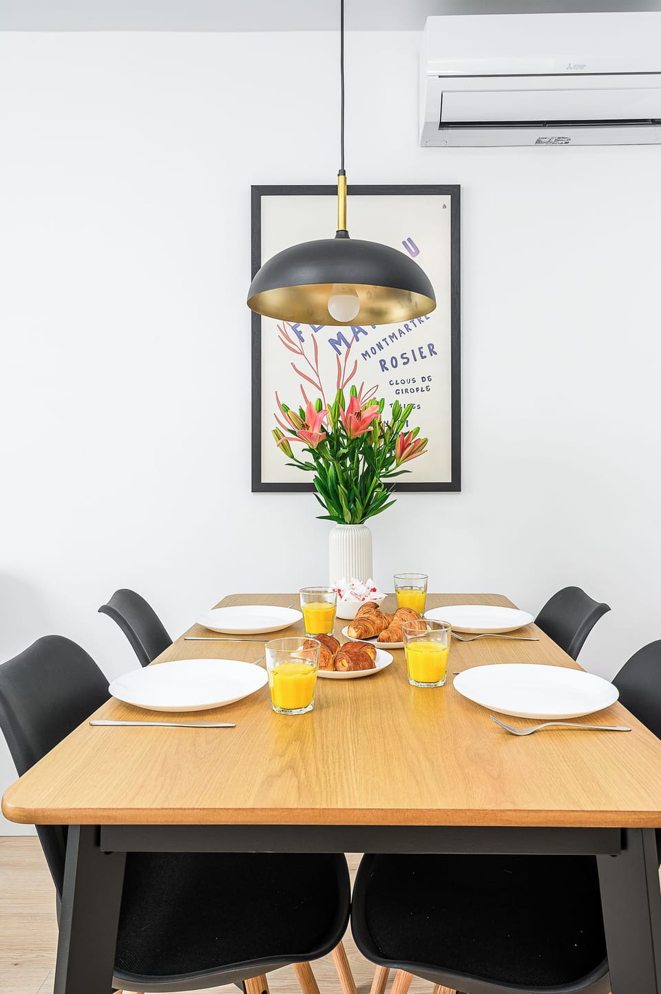 Apartment | Private kitchen | Toaster, paper towels