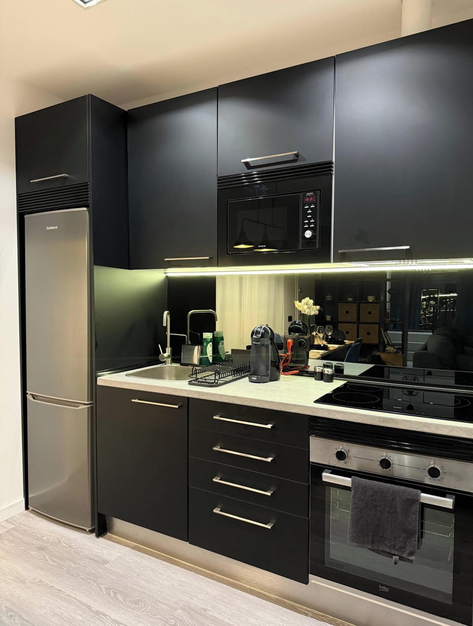 Superior Apartment | Private kitchen | Electric kettle