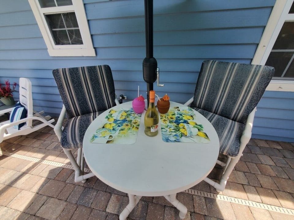 House, Multiple Beds, Pool Access, Pool View (Beach Blossom) | Outdoor dining