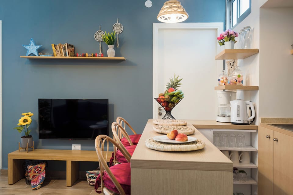 Apartment, City View | In-room dining