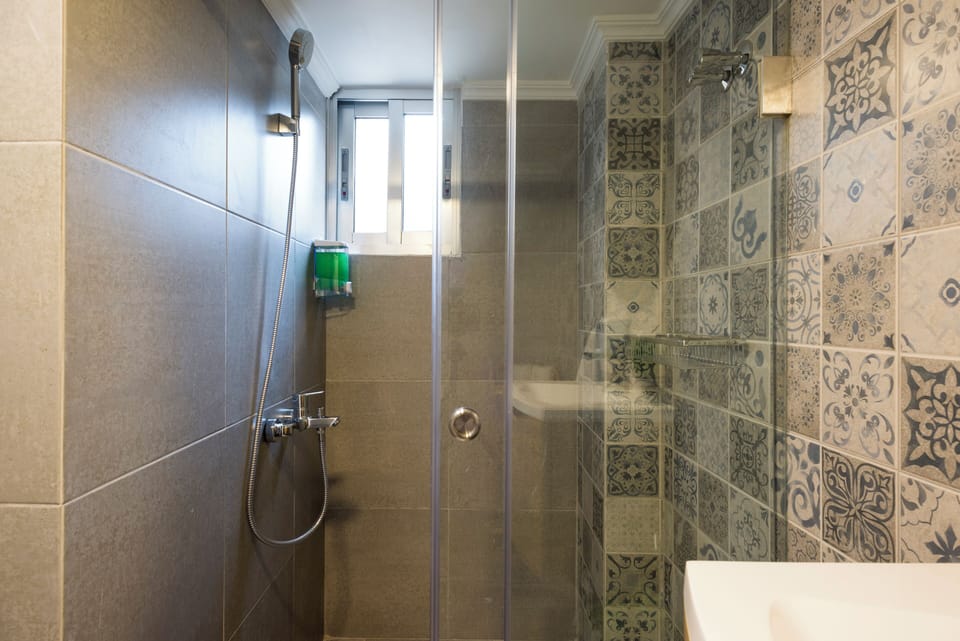 Boho-Chic Cozy 2BR - Apt & Balcony in Mar Mikhael Apartment in Africa
