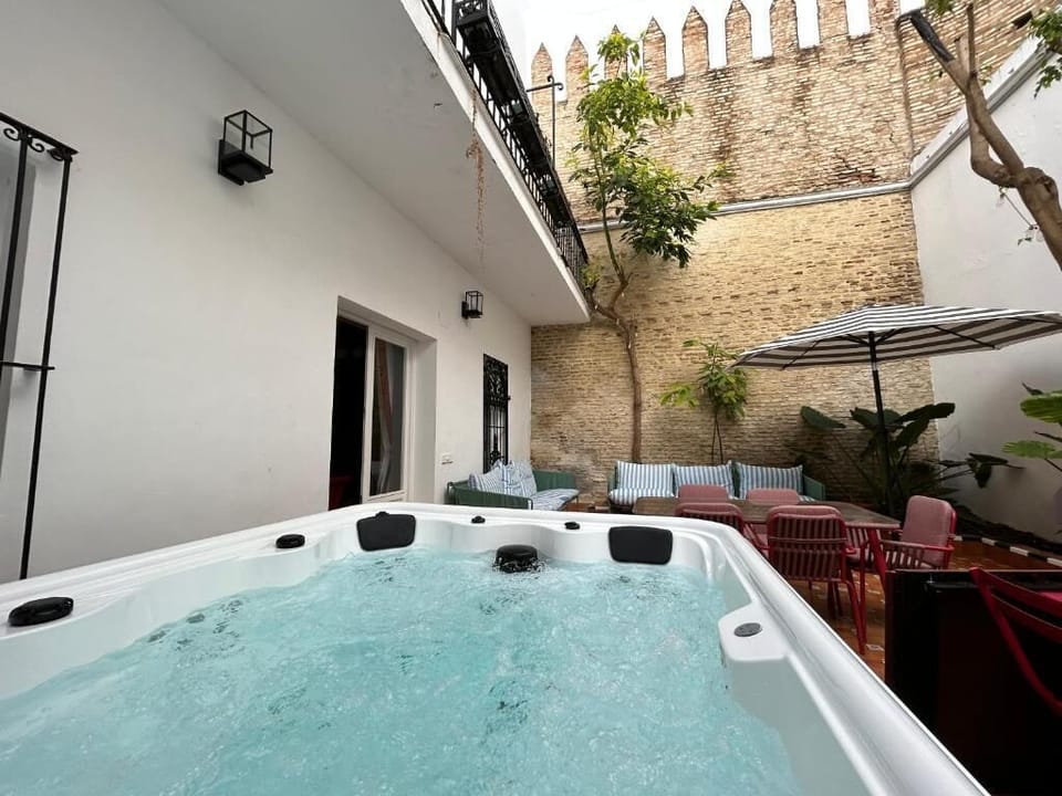 CSE Puerta de Armas Apartments Bed and Breakfast in Seville